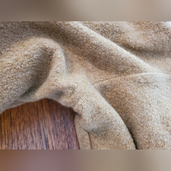 aritzia wilfred 100% merino wool cardigan, size large GUC -some wear underarms - Picture 4 of 14